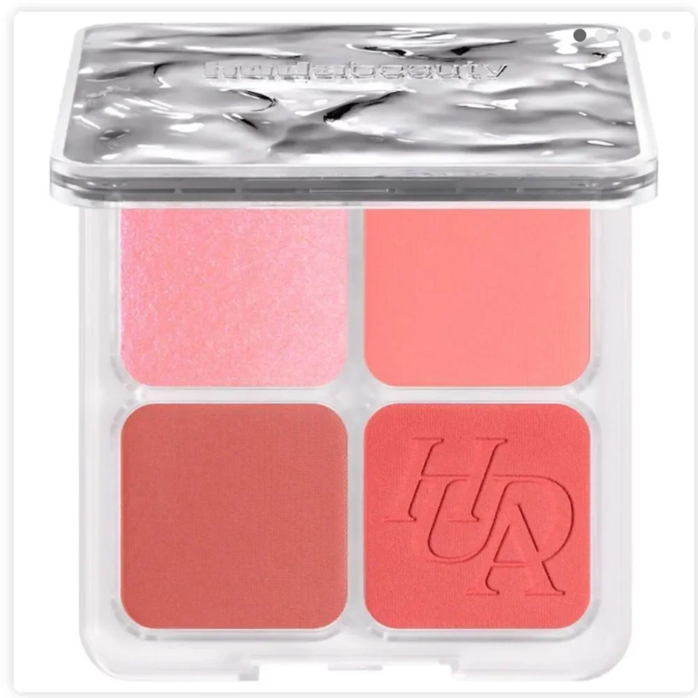 HUDA BEAUTY Blush Filter Blurring Blushlighters Palette